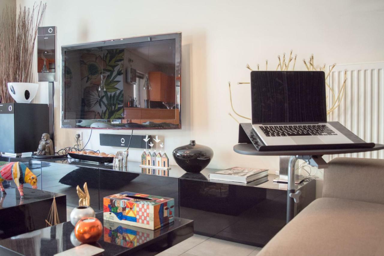 Designer'S Apartment Close To City Center Athena Bagian luar foto